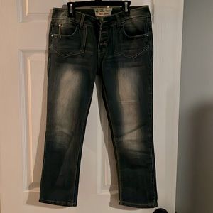 Hot Kiss Black Capris